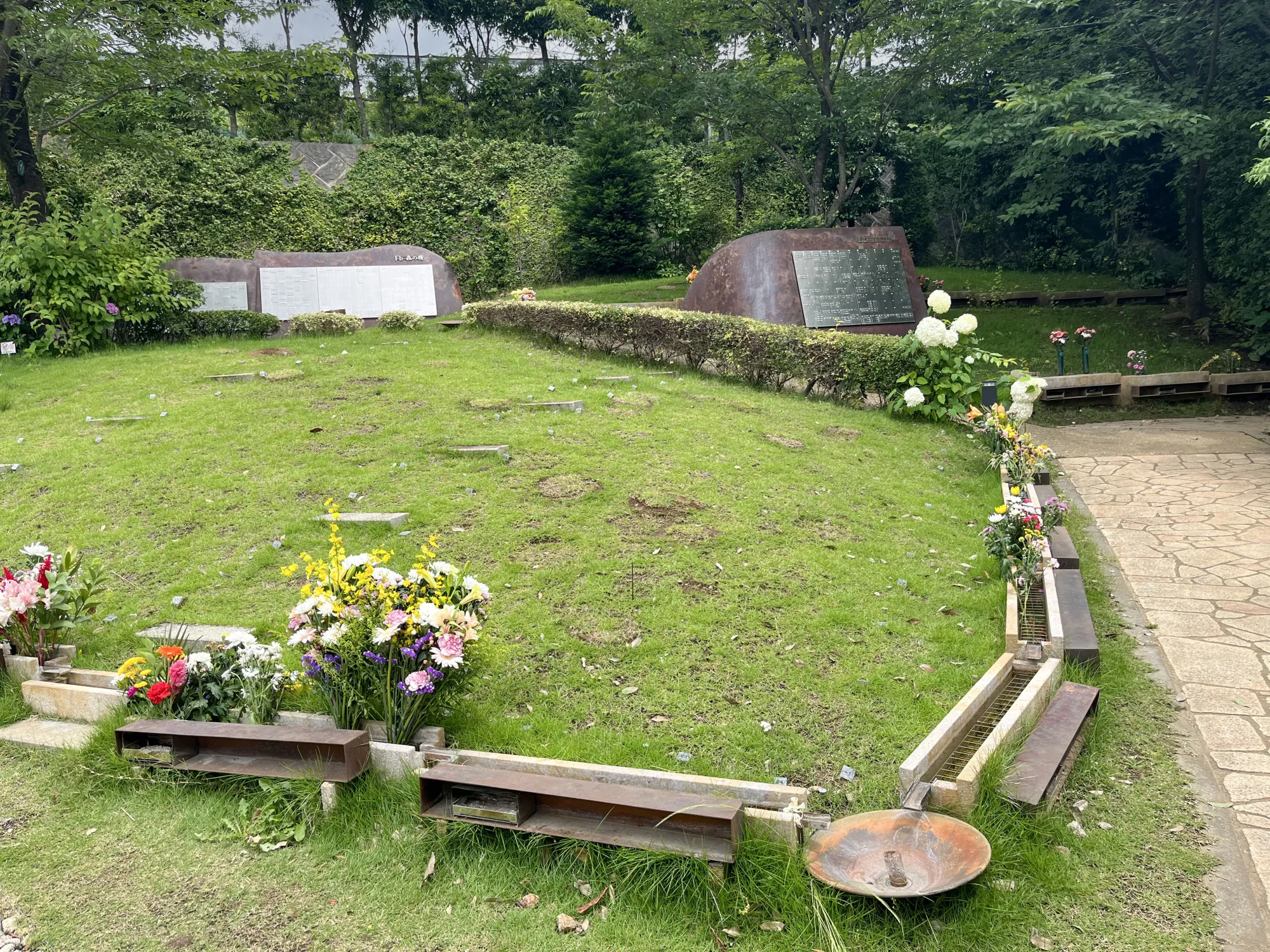 町田いずみ浄苑 緑に囲まれた樹木葬区画