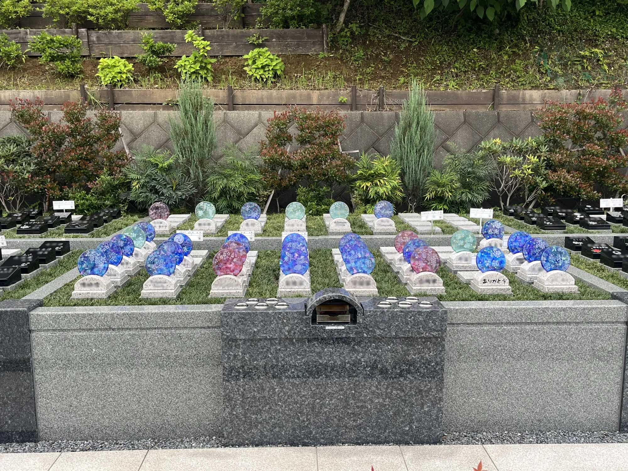 メモリアルパーク厚木ふるさとの丘 樹木葬「ふるさと」光り墓