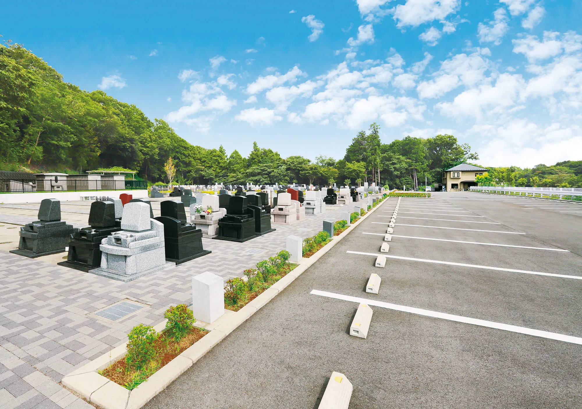 メモリアルパーク厚木ふるさとの丘 大型駐車場