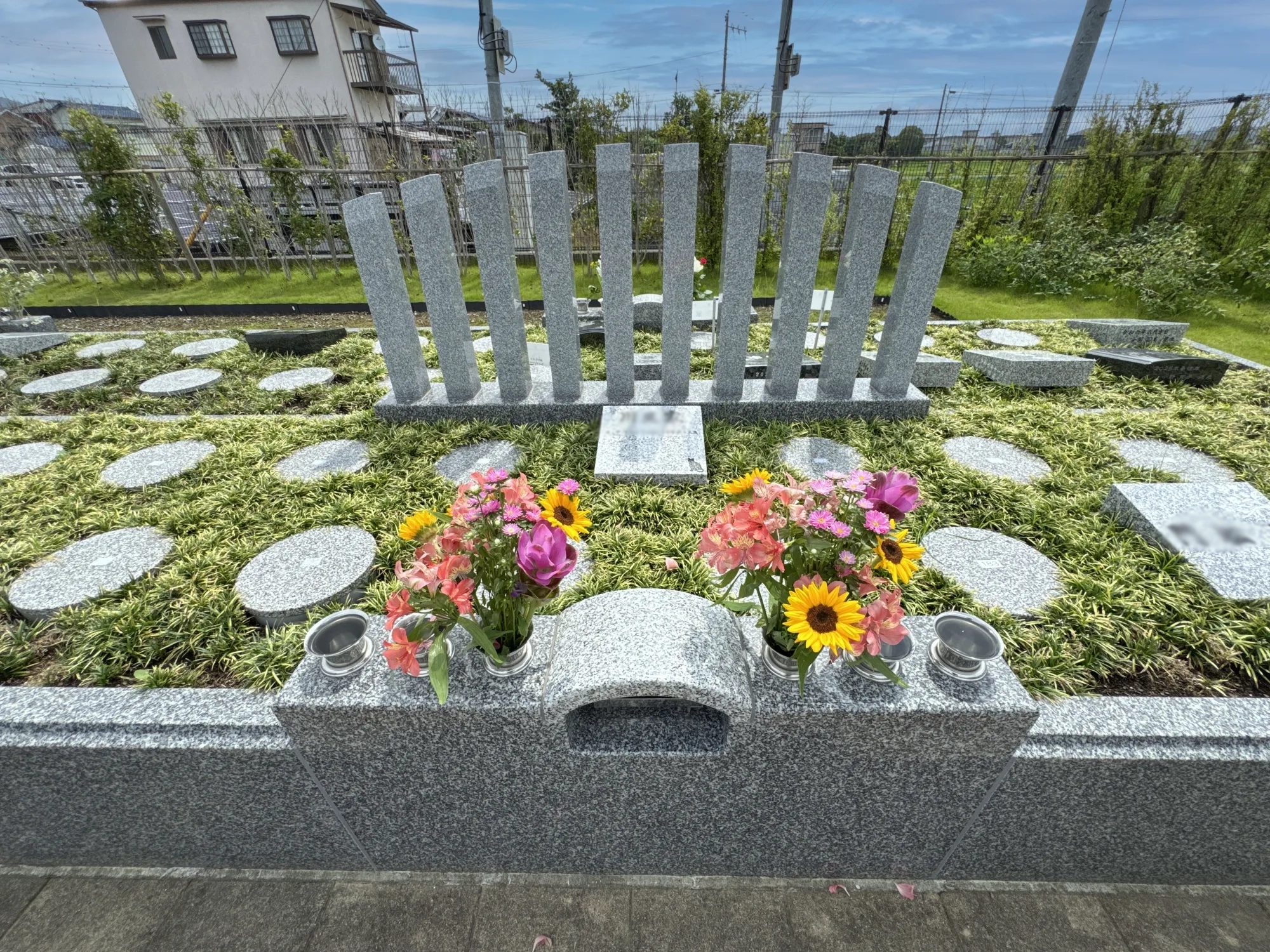 エターナルグリーン 緑地と銘板