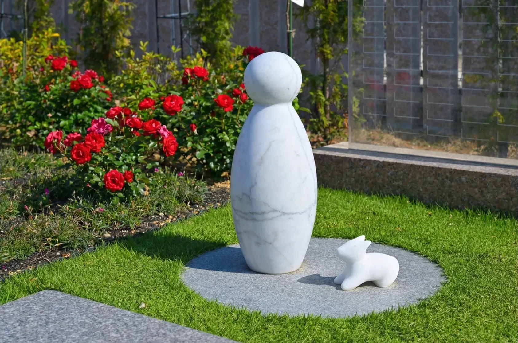 彫刻のある区画