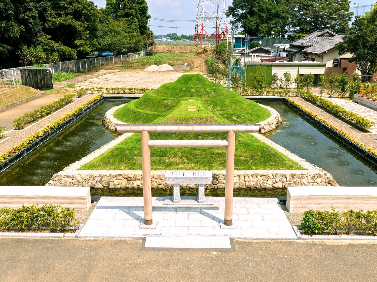 古墳の窓口 / 野田ほたるローズガーデン